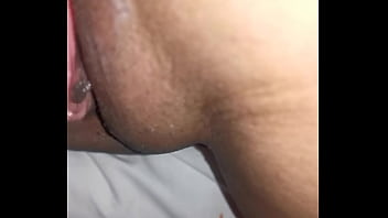 La disfruto mientras me la follo