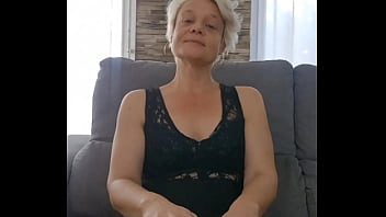 Coucou mon chéri tu aime ma lingerie du jour moi j'adore