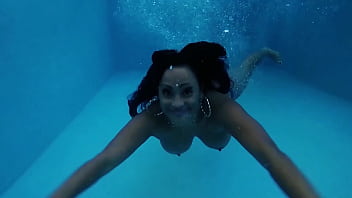 Maxine x makes mugur to drink her squirt after finger fucking & sex