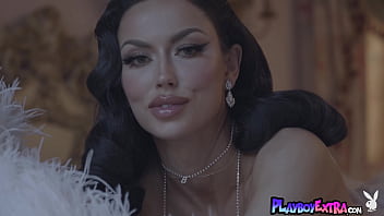 Glamorous burlesque performer introducing he massive natural tits