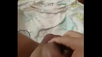 Gay sabroso tocandose el ano