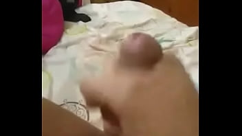 Gay sabroso tocandose el ano