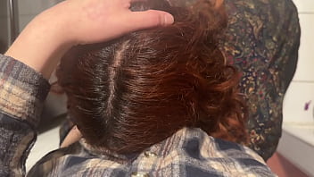 La pongo a chupar en la cocina