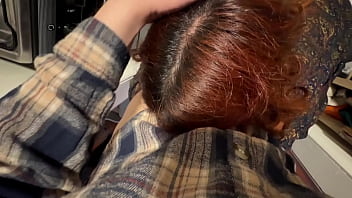 La pongo a chupar en la cocina