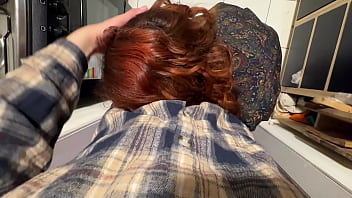 La pongo a chupar en la cocina