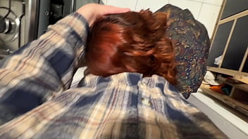 La pongo a chupar en la cocina