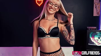 Blonde goth katee v teases big dick to get the sex she desires