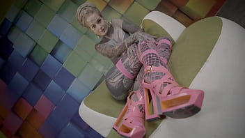 Tattooed teen taking her time opening up for anal play