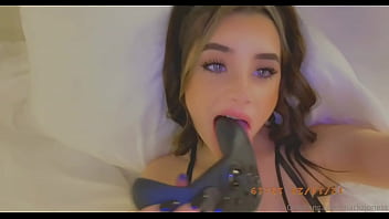 Hot teen babe fucks herself with an xbox controller