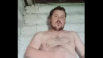 Передёрнул член прямо в бане thumbnail