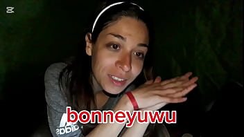 Bonneyuwu acampando al aire libre