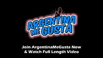 Jiggly butt and jiggly natural boobs on slutty latina