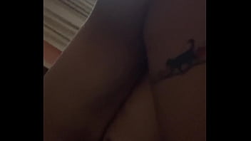 Flaquita morena le encanta montar mi verga