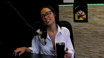 Morena gostosa faz stripper mostra os lindos peitos e a buceta apertadinha após falar que frequentava boates e não quis ser feita de besta alice vasconcelos watch sheer red