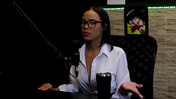 Morena gostosa faz stripper mostra os lindos peitos e a buceta apertadinha após falar que frequentava boates e não quis ser feita de besta alice vasconcelos watch sheer red