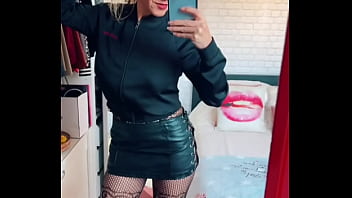 Coucou les amours je vous souhaite un très bon et chaud samedi pour ce