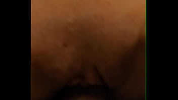 Casal no sigilo metendo gostoso na bucetinha da esposa