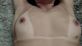 Isso safado mete forte na buceta dessa putinha e me faz gozar no seu pau