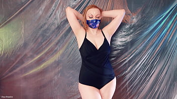 Free video arya grander pussy masturbation milf put a mask into wet juicy pussy