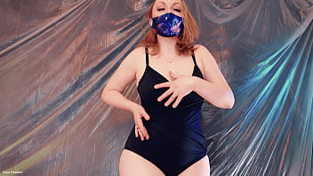 Free video arya grander pussy masturbation milf put a mask into wet juicy pussy