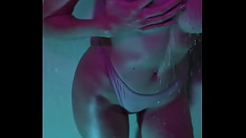 Would you like to take a shower with me retweet if yes photoraptor1