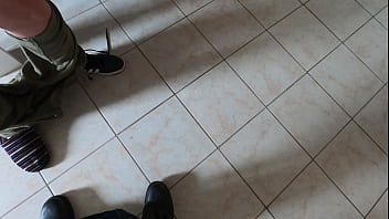 Grosse éjac dans ma culotte