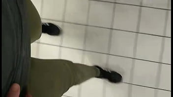 Grosse éjac dans ma culotte