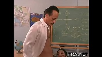 Marvelous brunette honey polly gets cooter fingered