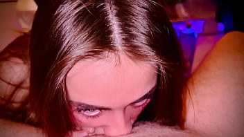 Juicy babe gave a good sloppy blowjob