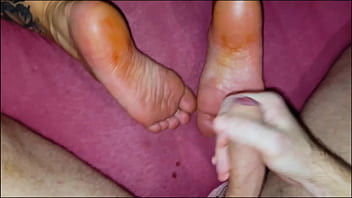 Cumming on my stepmom's dirty soles