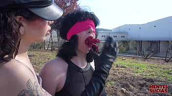 Bdsm emmita misbehaves and fedora delivers the punishment emmita se porta mal y fedora se encarga del castigo