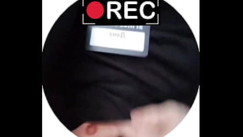 Моя юная эксбиционистка ублажает себя на улице и в публичных местах