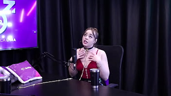 Quando os dois maiores cornos se encontram acaba nessa resenha gostosa monica lima cai de boca na evelyn completo no red