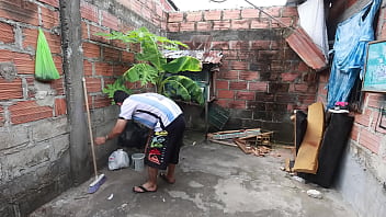 Sexo en el trabajo mi jefa se desnuda para mi