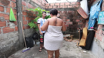 Sexo en el trabajo mi jefa se desnuda para mi