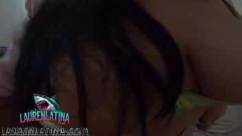 Extranjero contrata una migrante culona para tener sexo sin condon en medellin