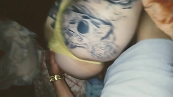 Big booty white girl bouncing on dick