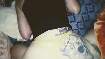 Big booty white girl bouncing on dick