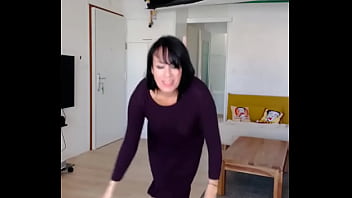 Helloooo On S’habille Pour La Journée Je Te Souhaite Beaucoup D’énergie Pour La Tienne Big Kisses Have A G thumbnail