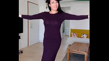 Helloooo on s’habille pour la journée je te souhaite beaucoup d’énergie pour la tienne big kisses have a g