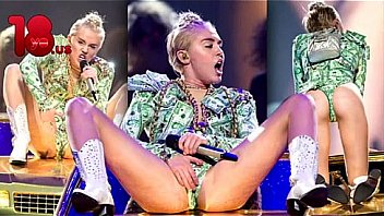 Xvideoscom 4c39148db7fbcc3a79892d0681a1525c thumbnail