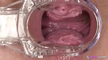 Blonde bimbo gapes her pussy