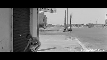 Stefania sandrelli in i knew her well 1965