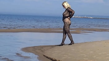 Black style flashing on the beach