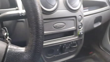 Estou fazendo uber e a mulher do meu vizinho pagou um boquete delicioso no carro pra mim Estou fazendo uber e a mulher do meu vizinho pagou um boquete delicioso no carro pra mim