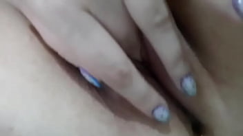 Держала бы тебя за волосы