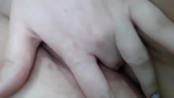 Держала бы тебя за волосы