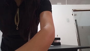 I'm bored in the office and i put in a but plug to get arous at work i'm a slut in my office