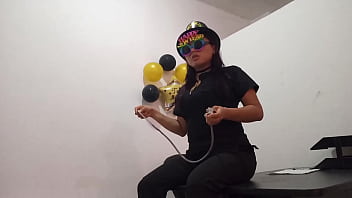 I'm bored in the office and i put in a but plug to get arous at work i'm a slut in my office