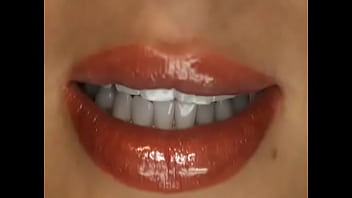 Inked cougar distracts the busy hunk to get her pussy stretched